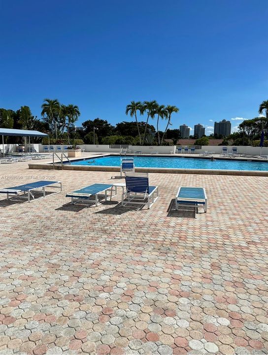 For Sale: $359,900 (2 beds, 2 baths, 1213 Square Feet)