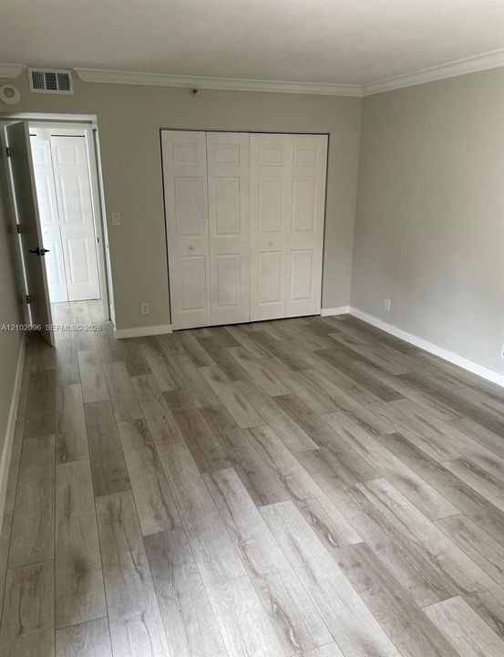 For Sale: $359,900 (2 beds, 2 baths, 1213 Square Feet)