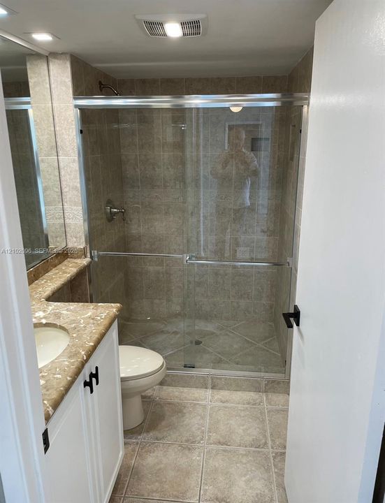 For Sale: $359,900 (2 beds, 2 baths, 1213 Square Feet)