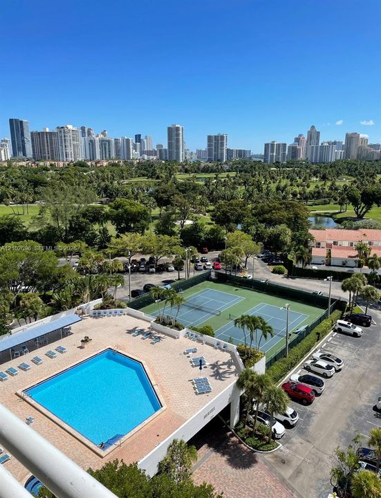 For Sale: $359,900 (2 beds, 2 baths, 1213 Square Feet)