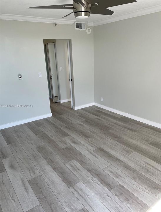 For Sale: $359,900 (2 beds, 2 baths, 1213 Square Feet)