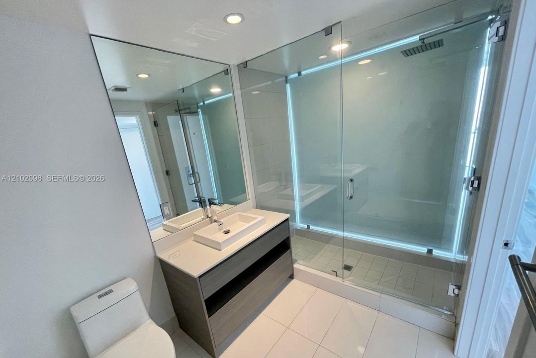 В аренду: $3,900 (1 спален, 1 ванн, 854 Квадратных фут)