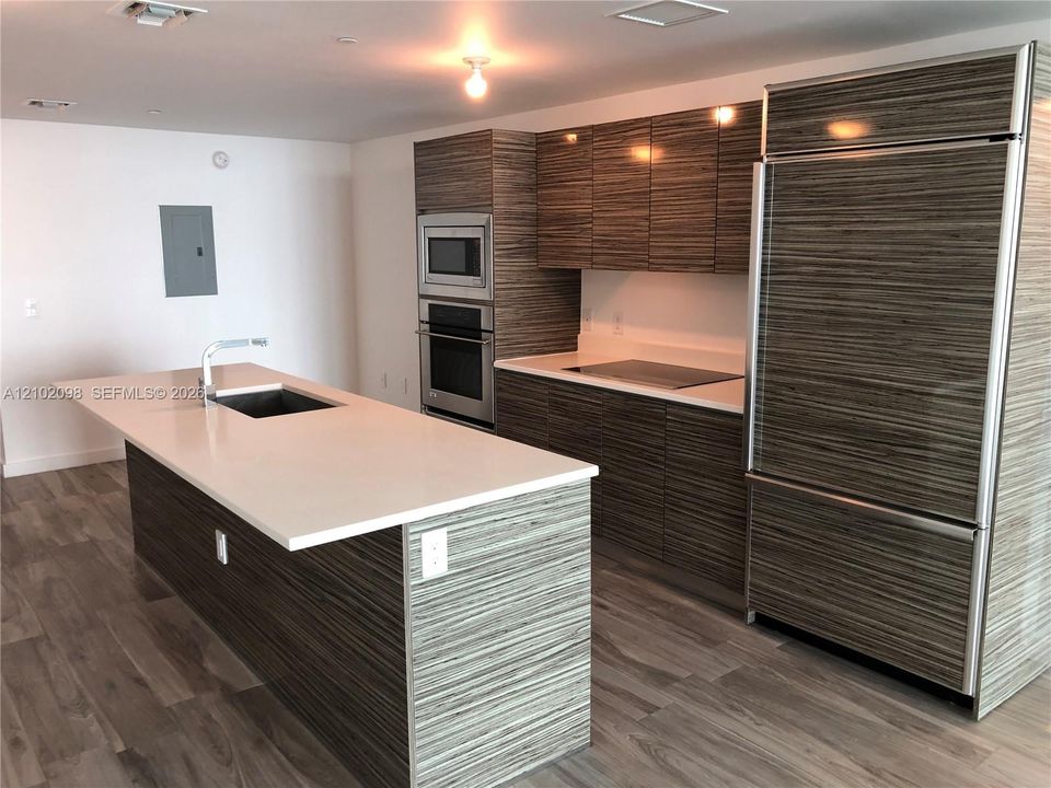 В аренду: $3,900 (1 спален, 1 ванн, 854 Квадратных фут)