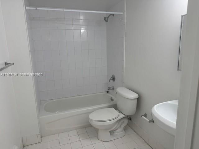For Rent: $2,600 (3 beds, 2 baths, 1043 Square Feet)