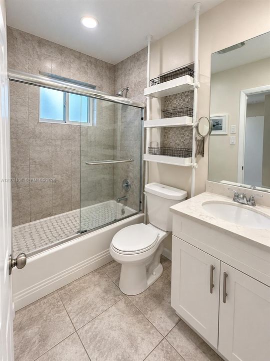 En Renta: $5,295 (4 camas, 3 baños, 1835 Pies cuadrados)