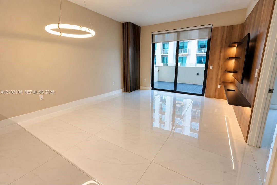 На продажу: $625,000 (1 спален, 1 ванн, 703 Квадратных фут)