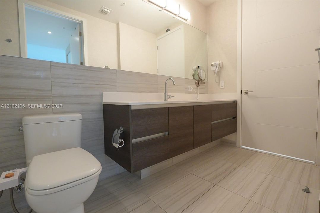 На продажу: $625,000 (1 спален, 1 ванн, 703 Квадратных фут)
