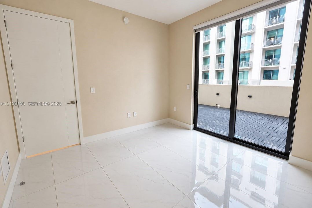 На продажу: $625,000 (1 спален, 1 ванн, 703 Квадратных фут)