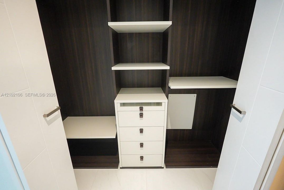 На продажу: $625,000 (1 спален, 1 ванн, 703 Квадратных фут)
