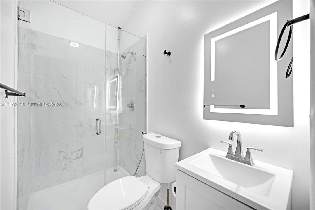 En Venta: $549,999 (4 camas, 3 baños, 1475 Pies cuadrados)