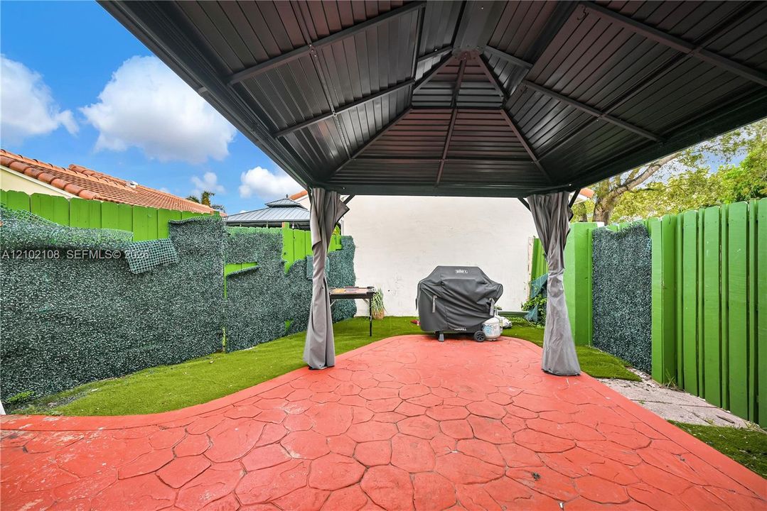 En Venta: $549,999 (4 camas, 3 baños, 1475 Pies cuadrados)