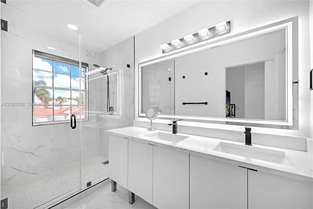 En Venta: $549,999 (4 camas, 3 baños, 1475 Pies cuadrados)