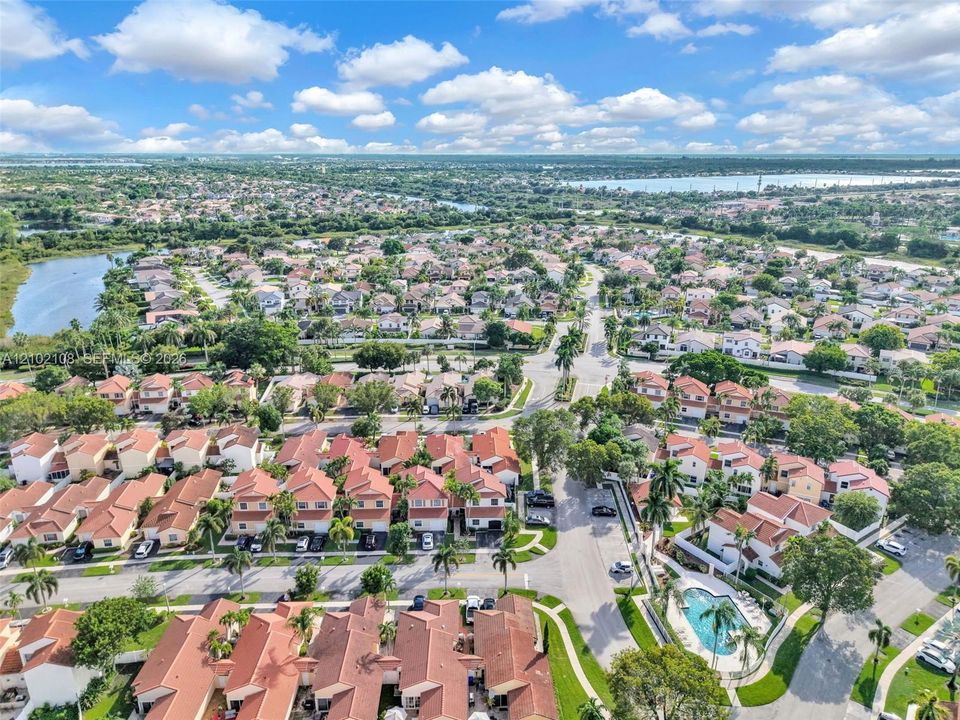 En Venta: $549,999 (4 camas, 3 baños, 1475 Pies cuadrados)