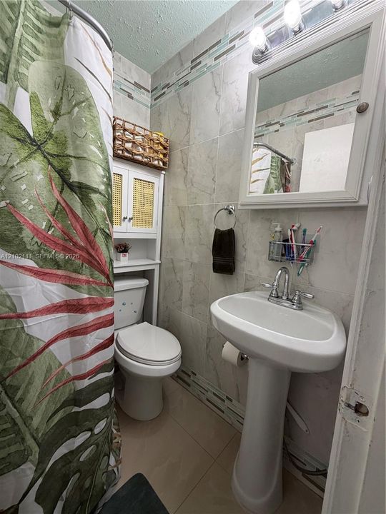 На продажу: $359,900 (2 спален, 2 ванн, 1088 Квадратных фут)