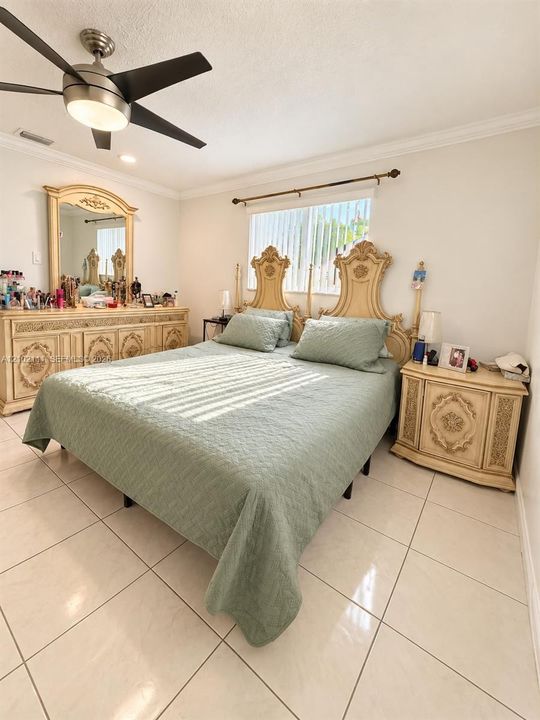 На продажу: $359,900 (2 спален, 2 ванн, 1088 Квадратных фут)