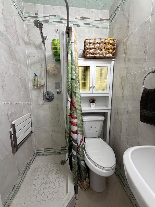 На продажу: $359,900 (2 спален, 2 ванн, 1088 Квадратных фут)