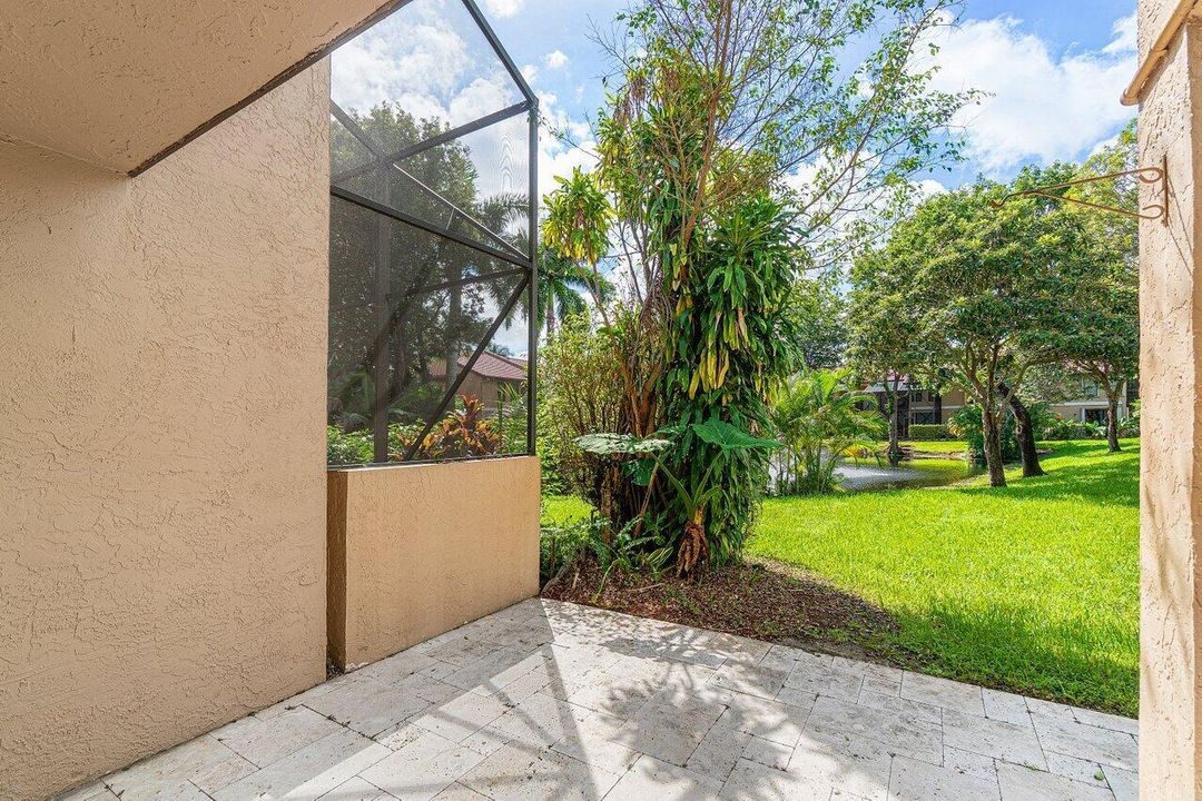 037-22068LasBrisasCircle-BocaRaton-FL-33