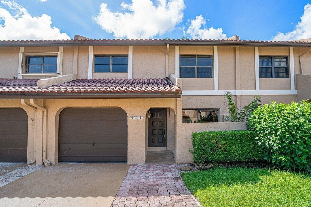 004-22068LasBrisasCircle-BocaRaton-FL-33