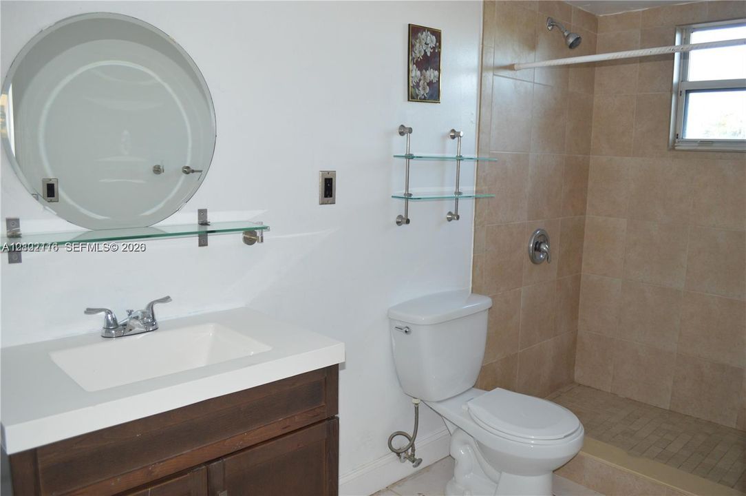 В аренду: $1,925 (1 спален, 1 ванн, 810 Квадратных фут)