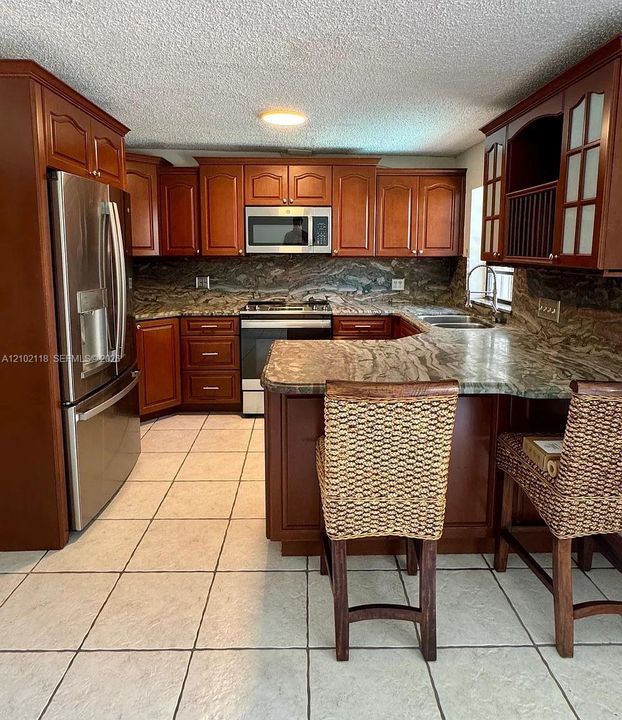 For Rent: $4,500 (3 beds, 2 baths, 2156 Square Feet)