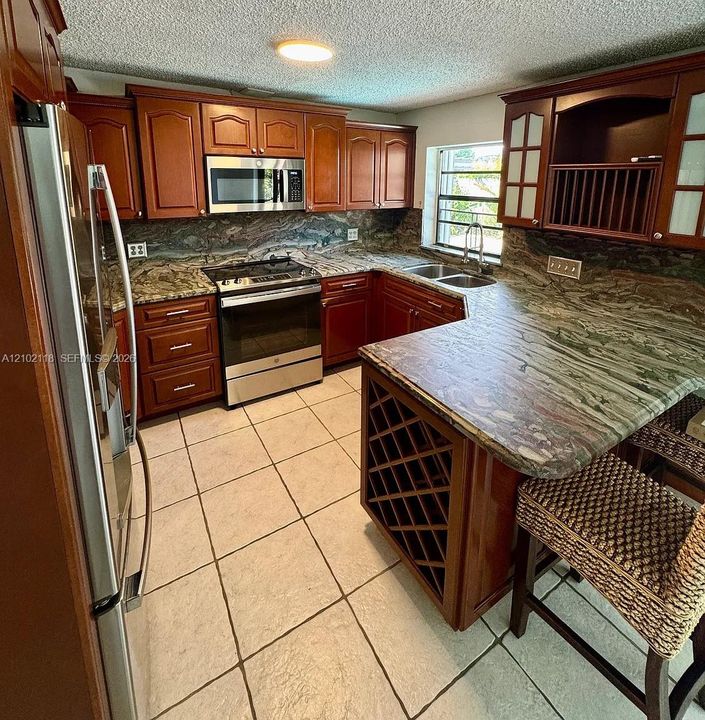For Rent: $4,500 (3 beds, 2 baths, 2156 Square Feet)