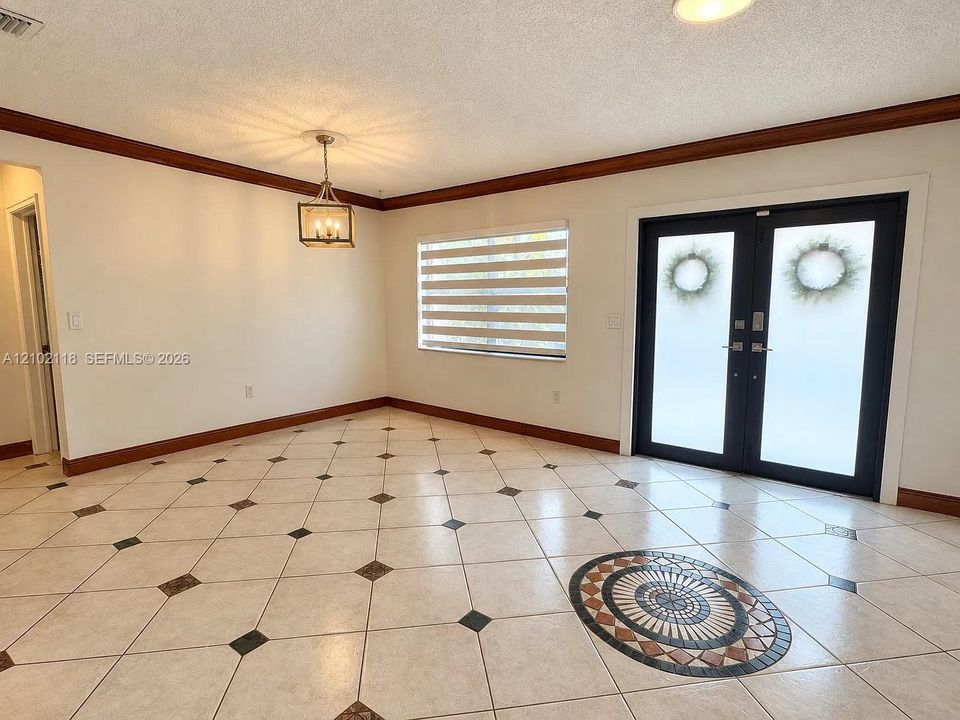 For Rent: $4,500 (3 beds, 2 baths, 2156 Square Feet)