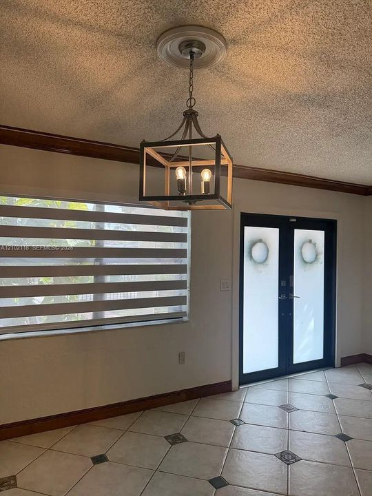 For Rent: $4,500 (3 beds, 2 baths, 2156 Square Feet)