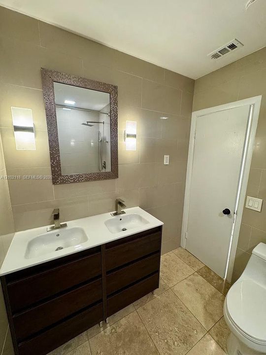 For Rent: $4,500 (3 beds, 2 baths, 2156 Square Feet)