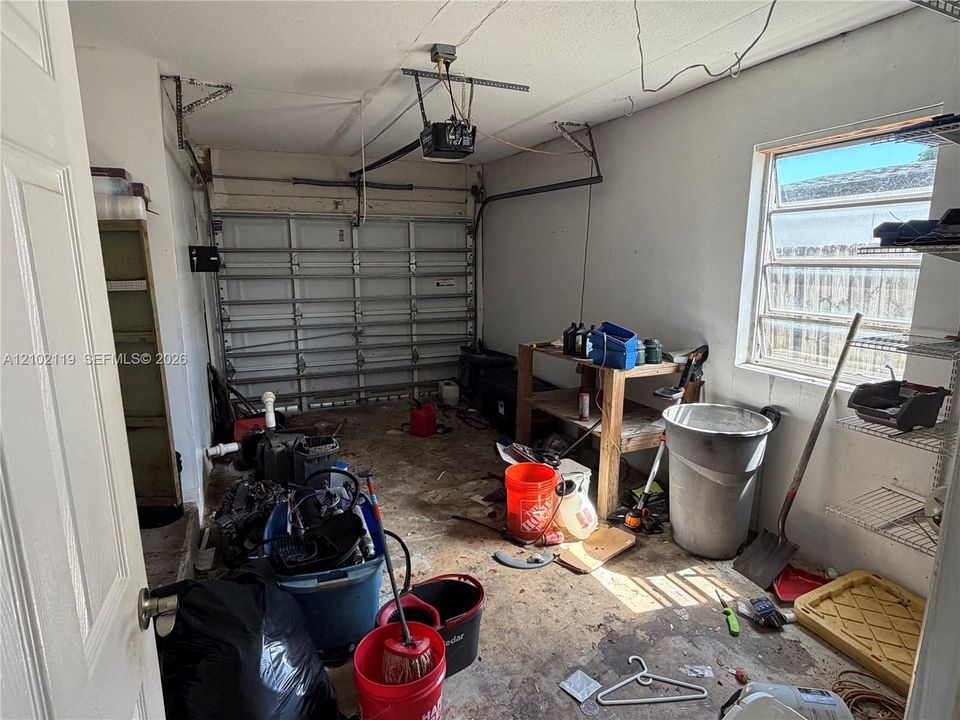 Activo con contrato: $575,000 (3 camas, 2 baños, 1693 Pies cuadrados)