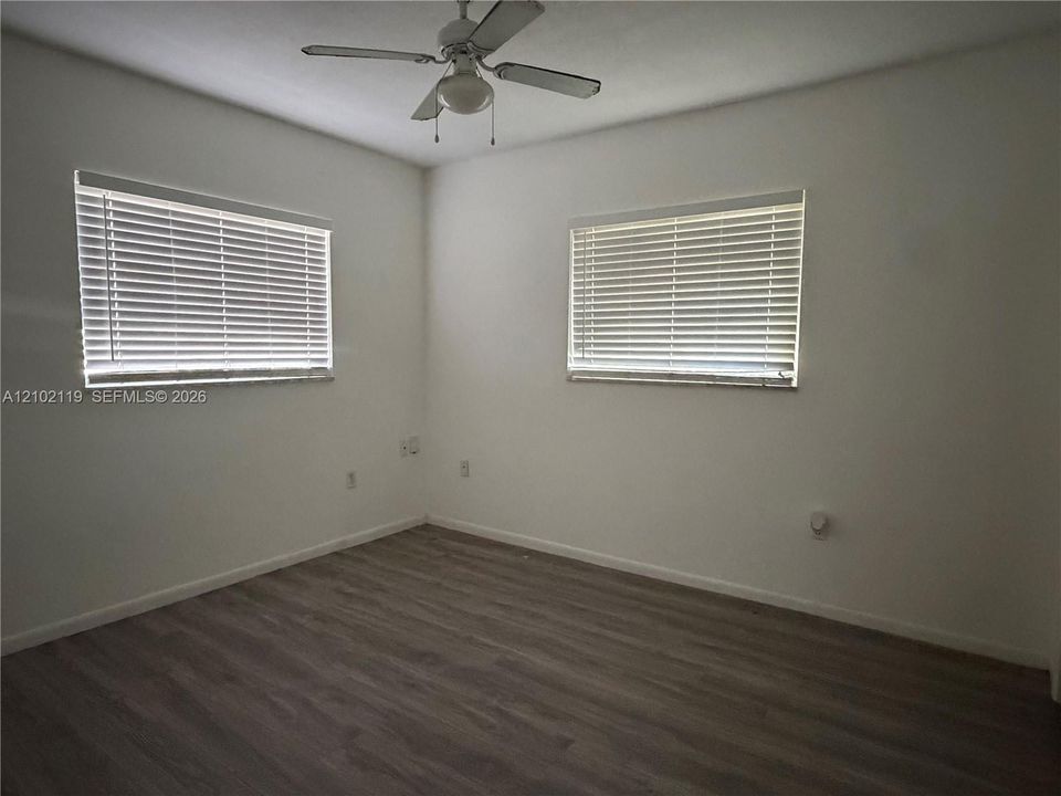 Activo con contrato: $575,000 (3 camas, 2 baños, 1693 Pies cuadrados)
