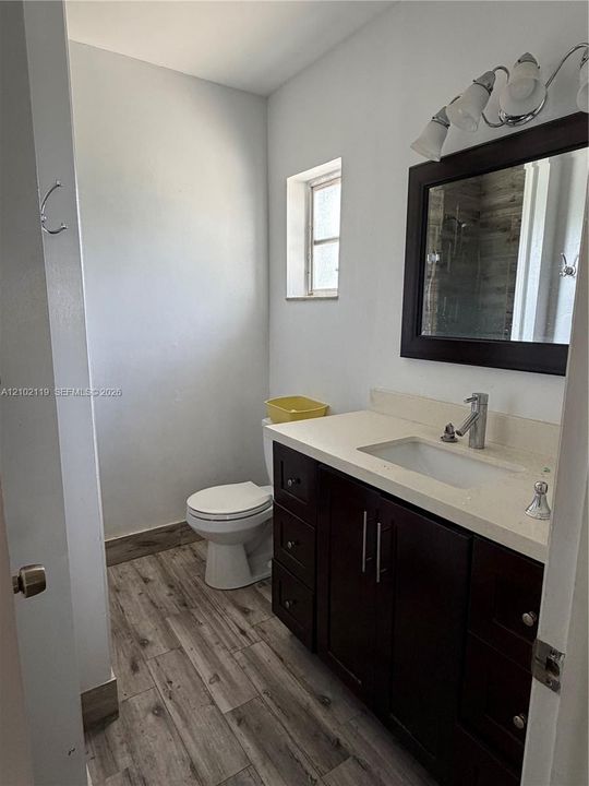 Activo con contrato: $575,000 (3 camas, 2 baños, 1693 Pies cuadrados)