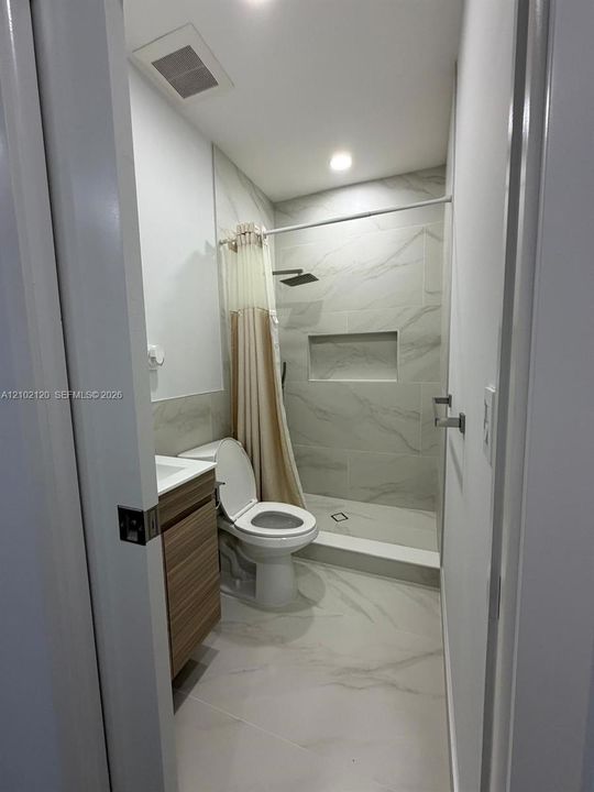 出租: $1,500 (1 贝兹, 1 浴室, 1583 平方英尺)