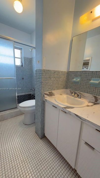 На продажу: $165,000 (1 спален, 1 ванн, 650 Квадратных фут)