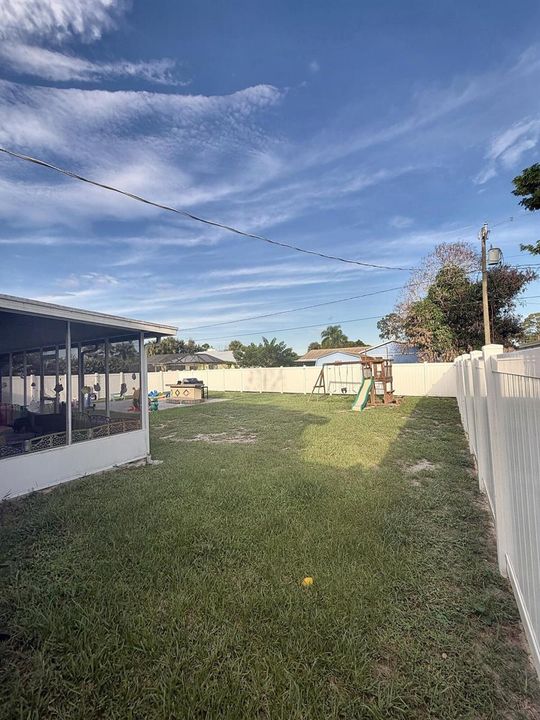 11-Fenced-Backyard