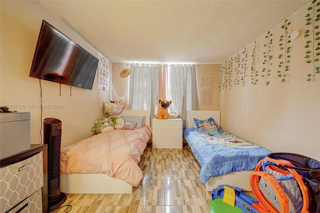 В аренду: $1,980 (2 спален, 2 ванн, 1175 Квадратных фут)