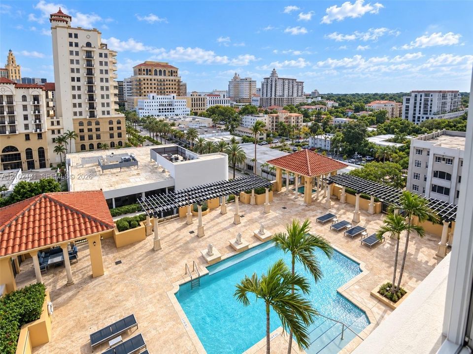 For Sale: $699,000 (2 beds, 2 baths, 1174 Square Feet)