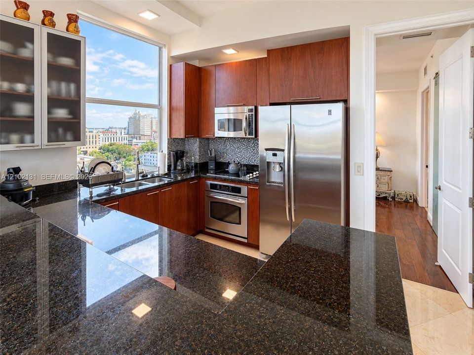For Sale: $699,000 (2 beds, 2 baths, 1174 Square Feet)