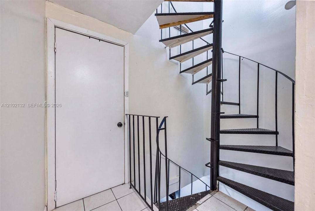 На продажу: $399,000 (3 спален, 2 ванн, 1410 Квадратных фут)