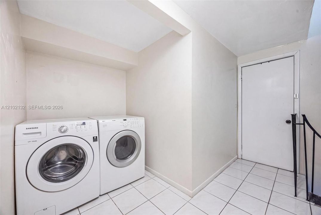 На продажу: $399,000 (3 спален, 2 ванн, 1410 Квадратных фут)