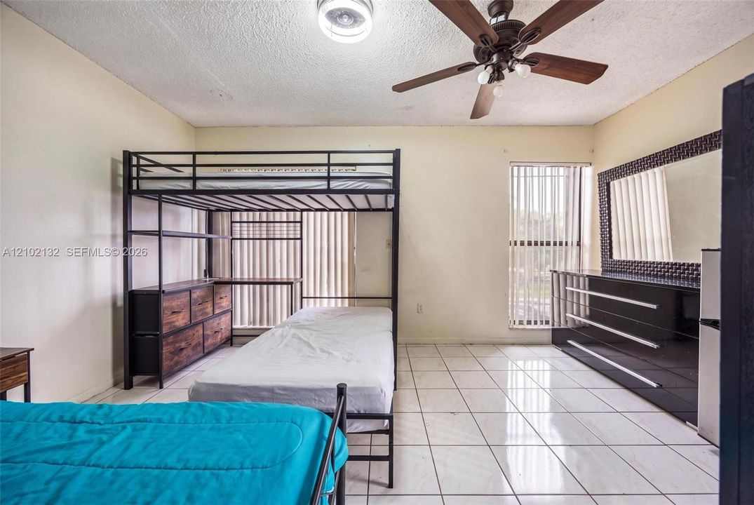 На продажу: $399,000 (3 спален, 2 ванн, 1410 Квадратных фут)