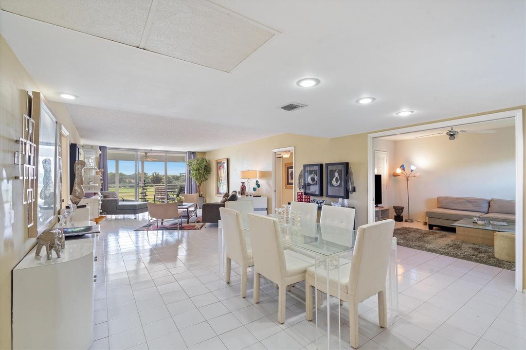 11-3980 Oaks Clubhouse Drive #411 Pompan