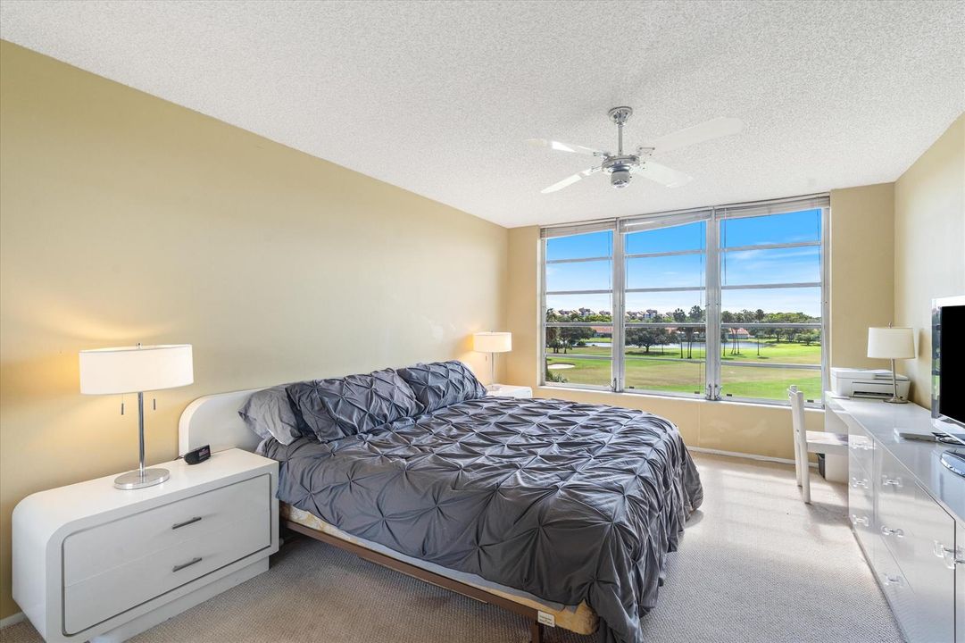 14-3980 Oaks Clubhouse Drive #411 Pompan
