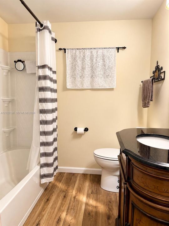 Master / Guest bathroom