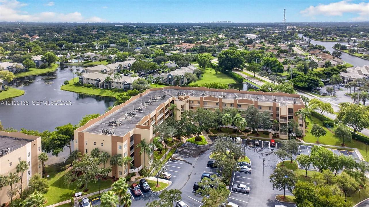 For Sale: $209,900 (2 beds, 2 baths, 1469 Square Feet)