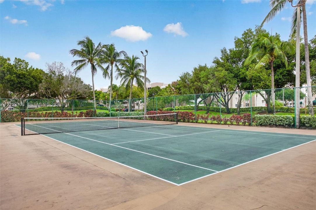 For Sale: $209,900 (2 beds, 2 baths, 1469 Square Feet)