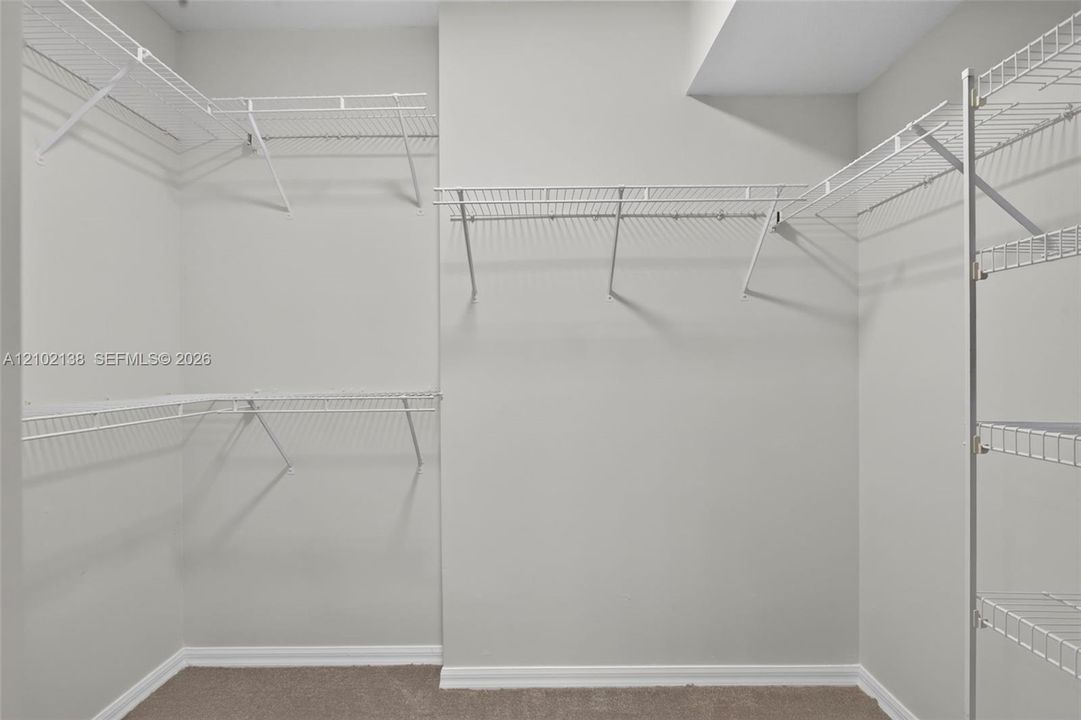 For Sale: $209,900 (2 beds, 2 baths, 1469 Square Feet)