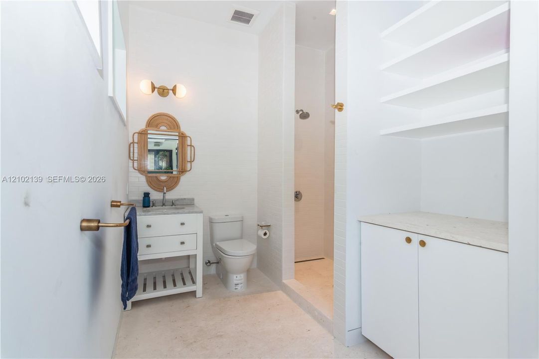 В аренду: $23,000 (5 спален, 4 ванн, 3757 Квадратных фут)