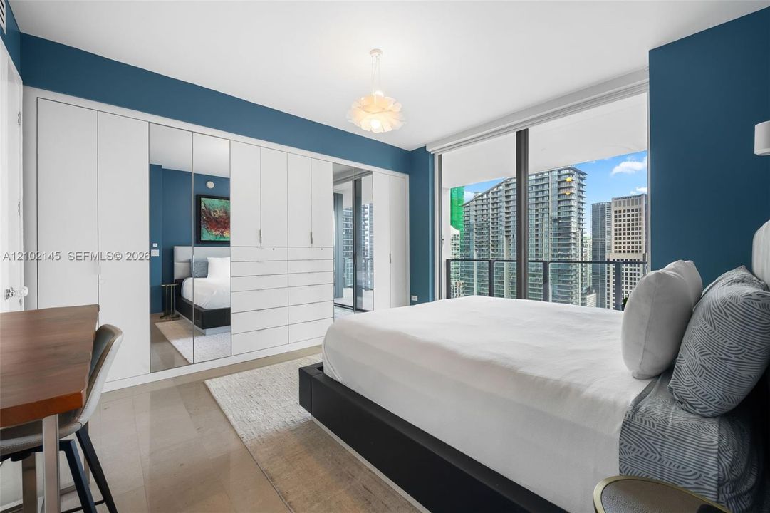 For Rent: $4,995 (1 beds, 1 baths, 994 Square Feet)