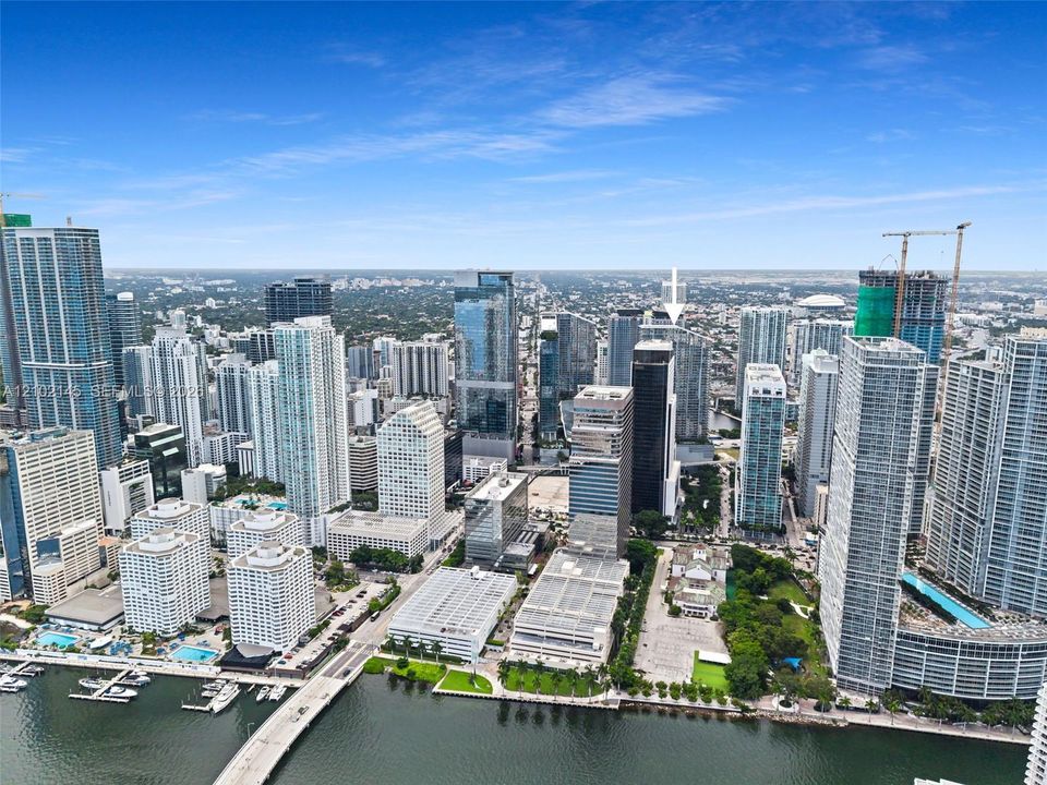 For Rent: $4,995 (1 beds, 1 baths, 994 Square Feet)