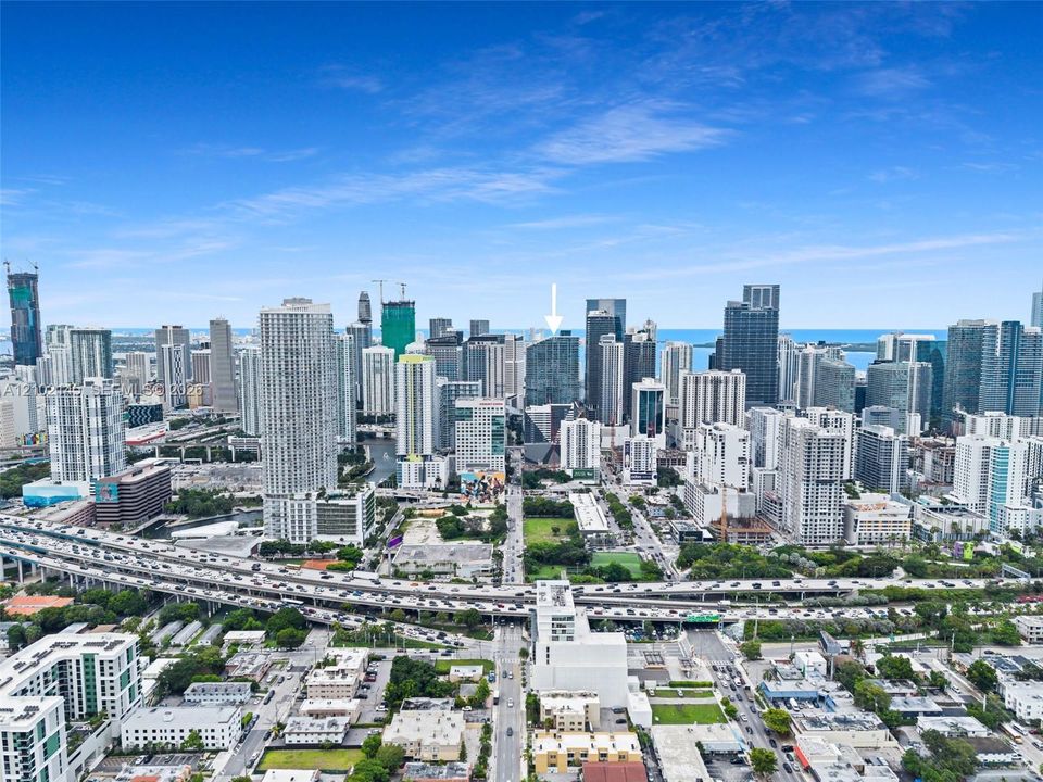 For Rent: $4,995 (1 beds, 1 baths, 994 Square Feet)
